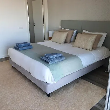 Peter Townhouse * 纳扎雷