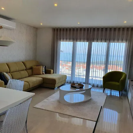 Peter Townhouse Nazare